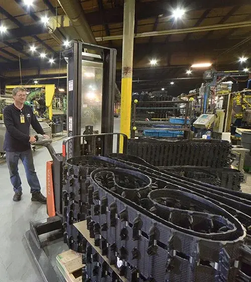 tire-on-lift CAMSO